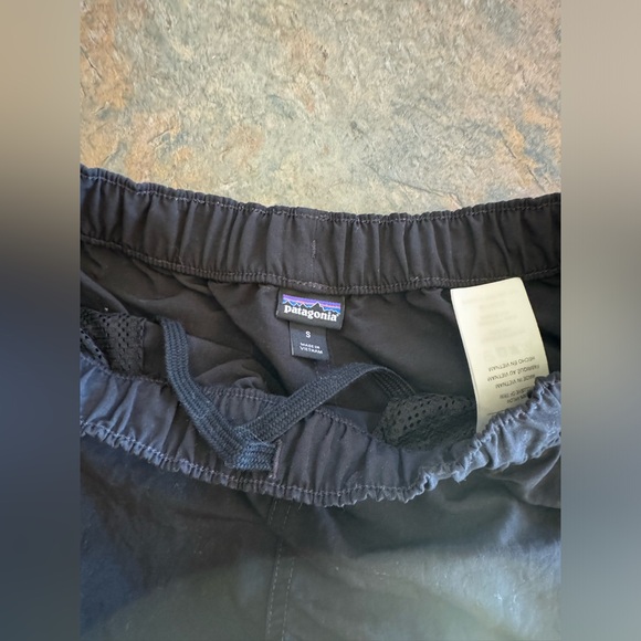 Patagonia baggies 5” - Picture 2 of 3